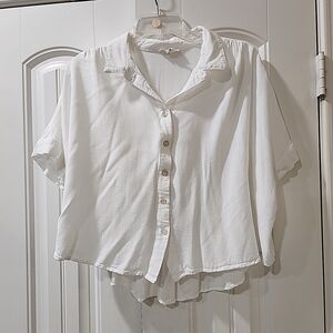 Eesome Classic White Blouse. Size M.